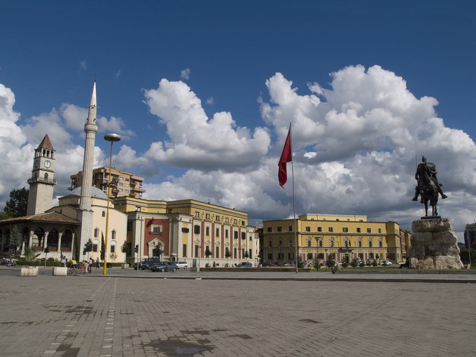 image Albanie tirana place skanderbeg