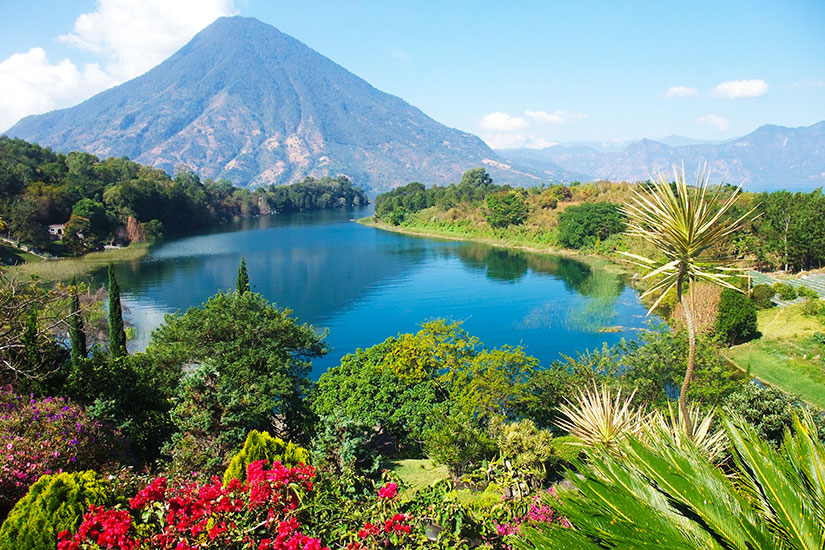 image Guatemala Lac Atitlan panorama  fo