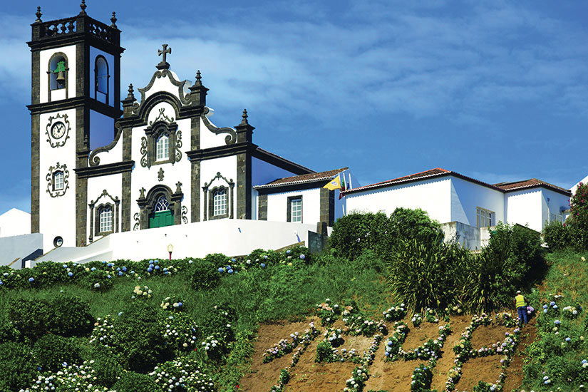 image Portugal Ile Sao Miguel Porto Eglise  fo