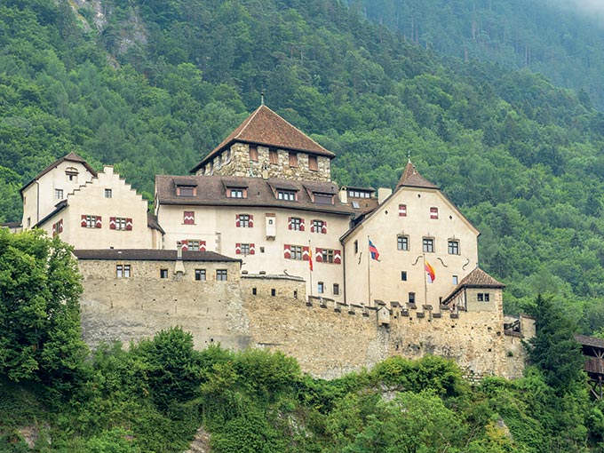 image liechtenstein chateau de vaduz