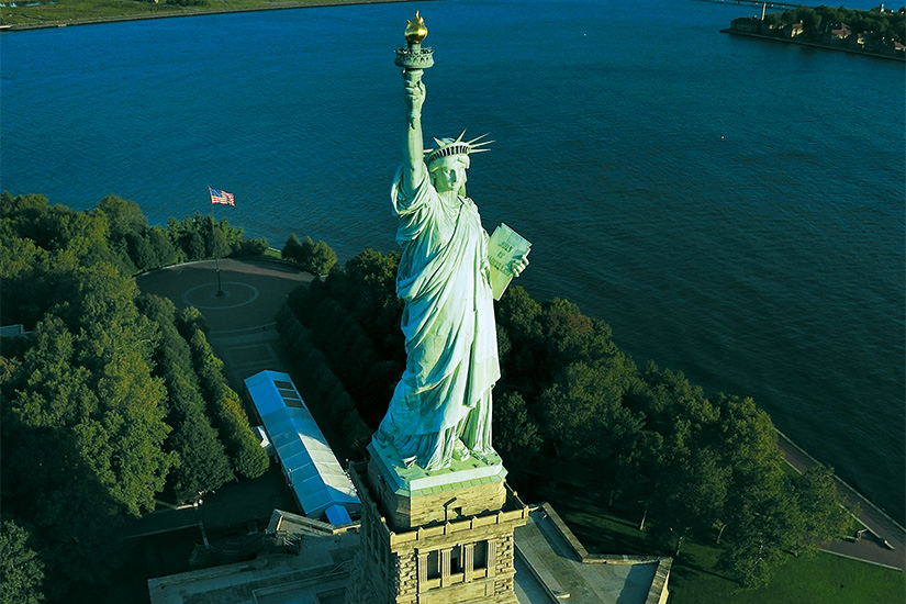 (image) image Vue aerienne de les statue liberte new york 28 as_74615281