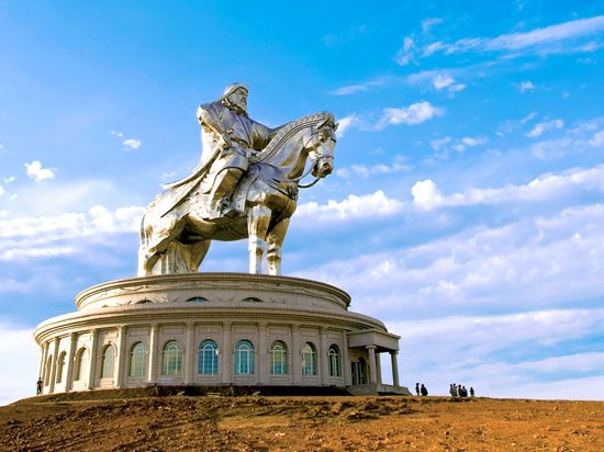 (Image) mongolie statue ghengis khan  fotolia