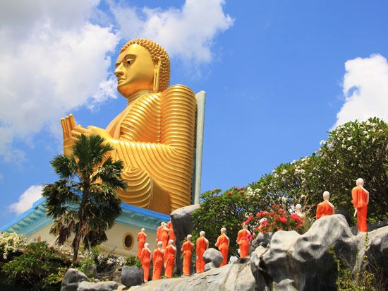 (Image) sri lanka temple bouddha or  fotolia